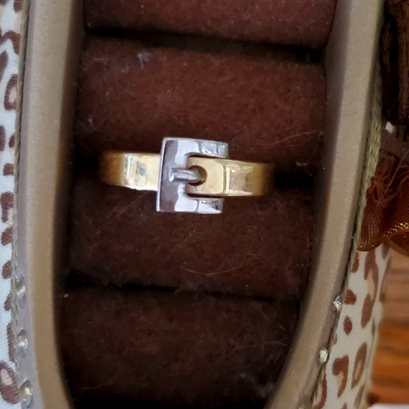Jewelry - 14kt Gold buckle ring